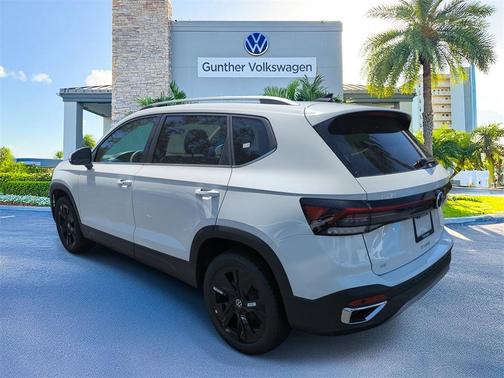 2025 Volkswagen Taos 1.5T SE