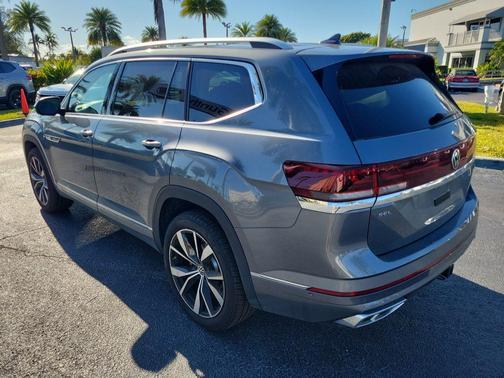 Platinum Gray Metallic 2025 Volkswagen Atlas 2.0T SEL Premium R-Line