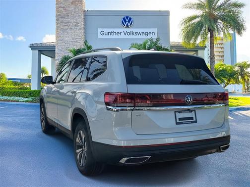 2026 Volkswagen Atlas 2.0T SE