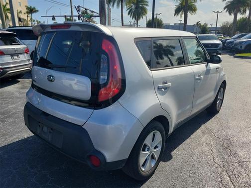 2016 Kia Soul Base
