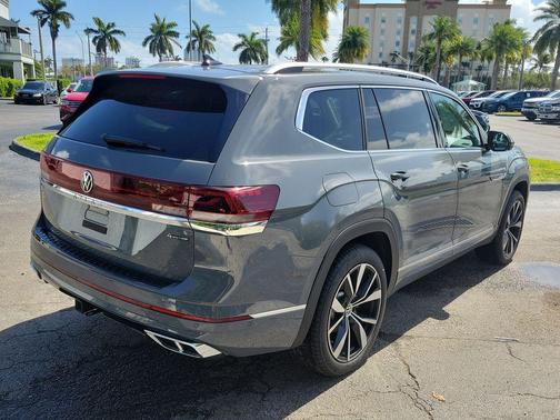 Pure Gray 2025 Volkswagen Atlas 2.0T SEL Premium R-Line