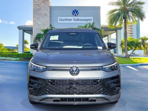 Platinum Gray Metallic 2026 Volkswagen Tiguan 2.0T SE R-Line Black