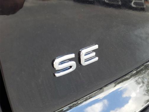 2026 Volkswagen Atlas Cross Sport 2.0T SE