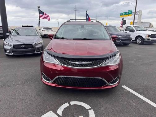 Velvet Red Pearlcoat 2019 Chrysler Pacifica Touring L