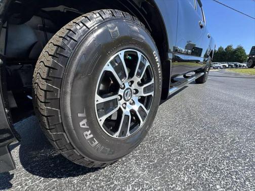 2020 Nissan Titan SV