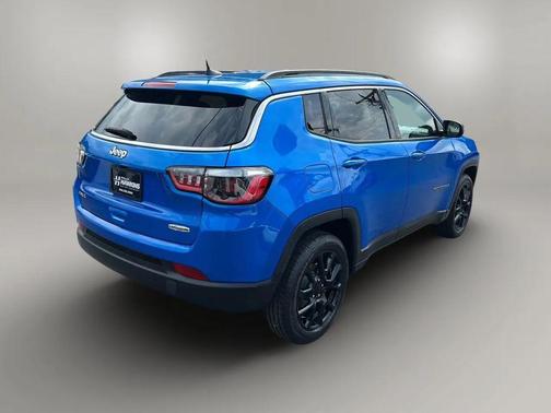 2022 Jeep Compass Latitude Lux