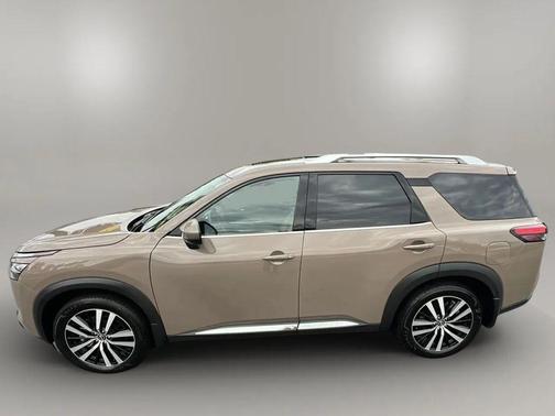 2024 Nissan Pathfinder Platinum FWD