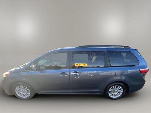 2016 Toyota Sienna XLE