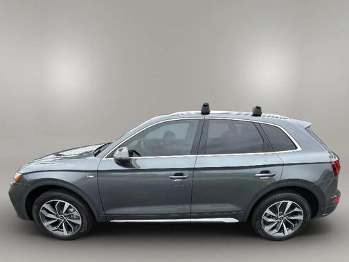 Daytona Gray Pearl Effect 2022 Audi Q5 45 S line Premium