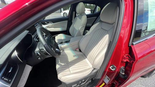 2022 Genesis G70 2.0T AWD