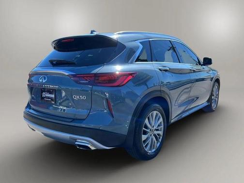 2023 INFINITI QX50 LUXE