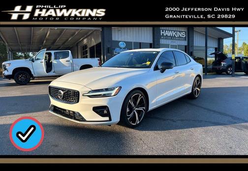 2024 Volvo S60 B5 Plus Dark Theme