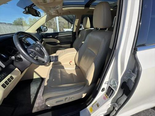 2014 Toyota Highlander Limited Platinum