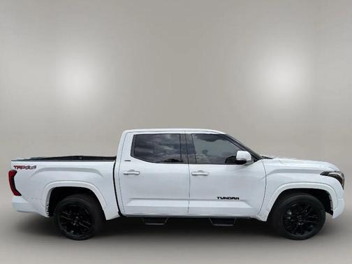 Ice Cap 2023 Toyota Tundra SR5