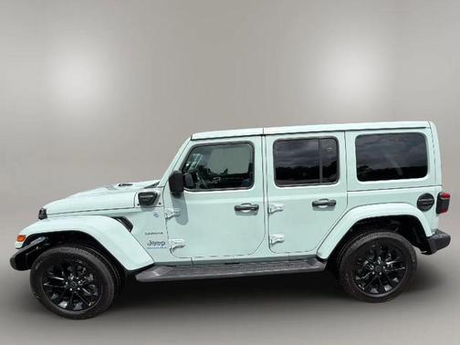 Earl Clearcoat 2024 Jeep Wrangler 4xe Sport S