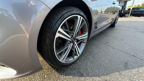 2024 Genesis G70 2.5T RWD