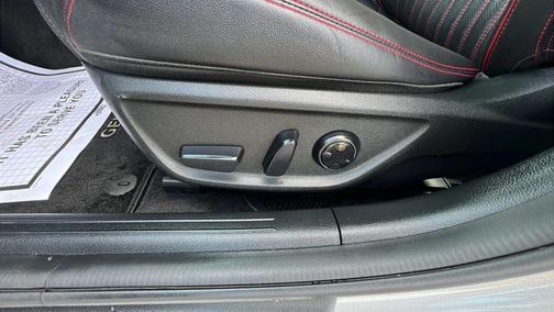 2024 Genesis G70 2.5T RWD