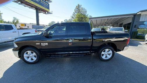 Black Clearcoat 2022 RAM 1500 Tradesman