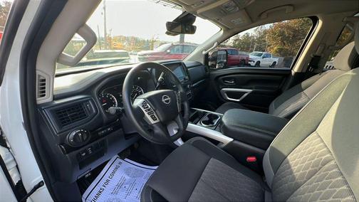 2024 Nissan Titan SV