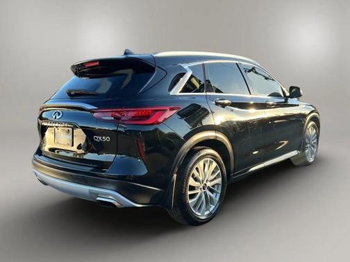 2023 INFINITI QX50 LUXE