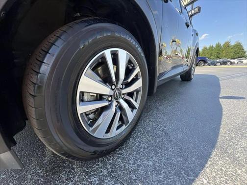 2023 Nissan Pathfinder SL 4WD