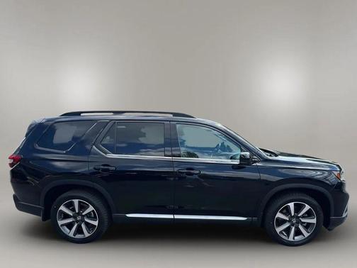 2023 Honda Pilot Touring 8-Passenger