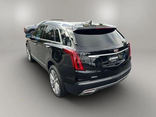 2025 Cadillac XT5 Sport