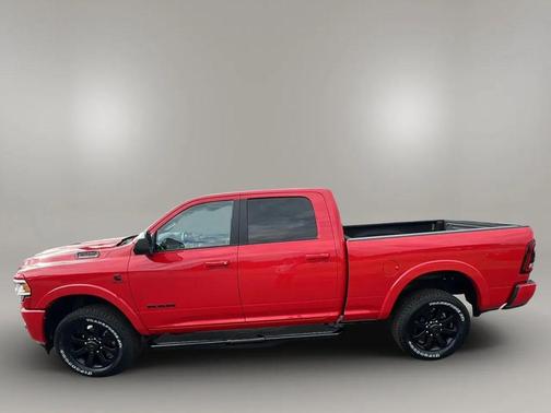 2022 RAM 2500 Laramie Crew Cab 4x4 6'4' Box