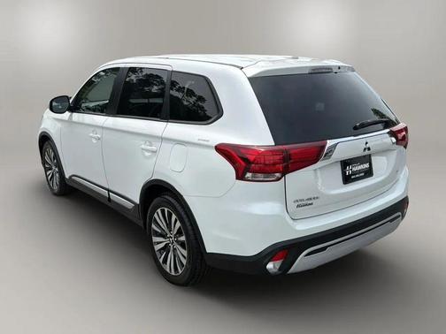 2020 Mitsubishi Outlander SP