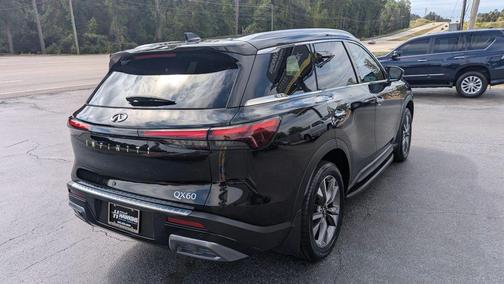 2022 INFINITI QX60 Luxe