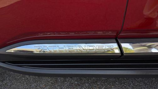 2022 Nissan Pathfinder Platinum 2WD