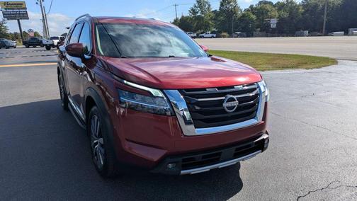 2022 Nissan Pathfinder Platinum 2WD