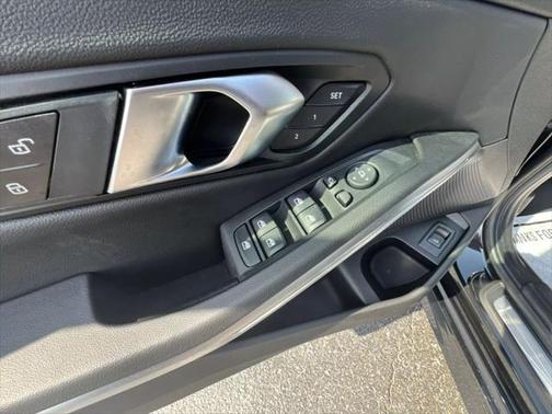 2024 BMW 330 i