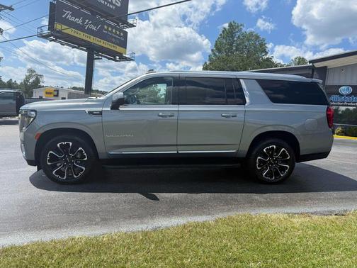 2023 GMC Yukon XL SLT