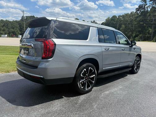 2023 GMC Yukon XL SLT