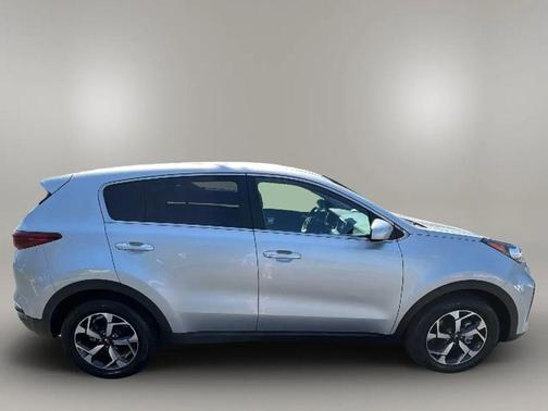 Sparkling Silver 2022 Kia Sportage LX