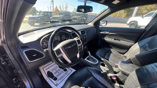 2014 Chrysler 200 Limited