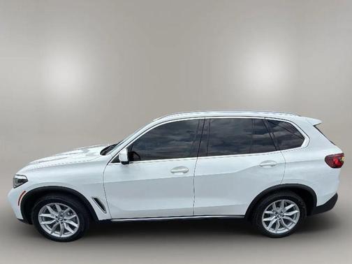 Alpine White 2023 BMW X5 sDrive40i
