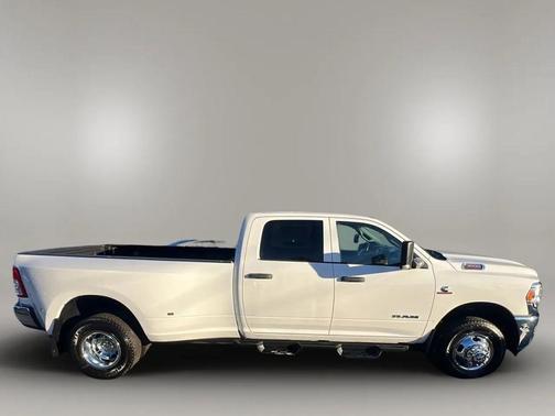 2021 RAM 3500 Tradesman Crew Cab 4x4 8' Box