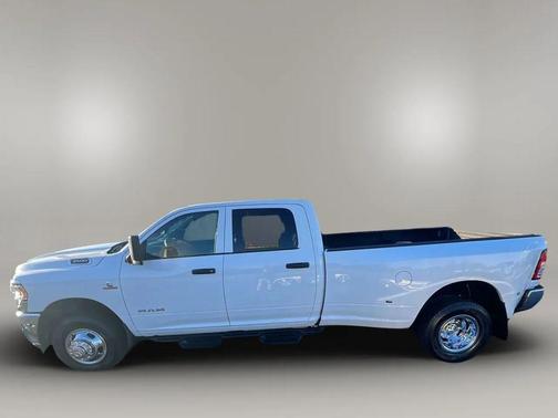 2021 RAM 3500 Tradesman Crew Cab 4x4 8' Box