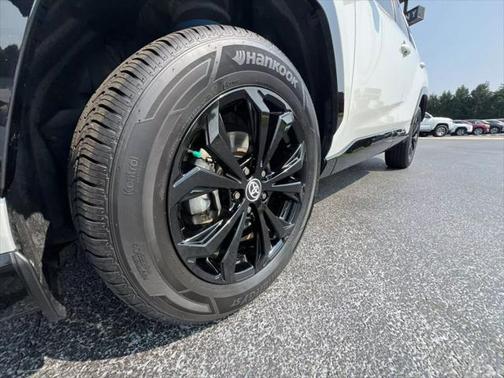 2022 Toyota RAV4 Hybrid SE