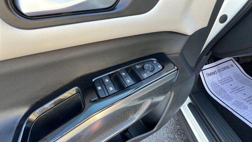 2024 Nissan Pathfinder SL FWD