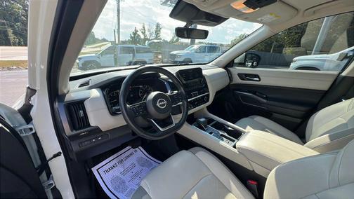 2024 Nissan Pathfinder SL FWD
