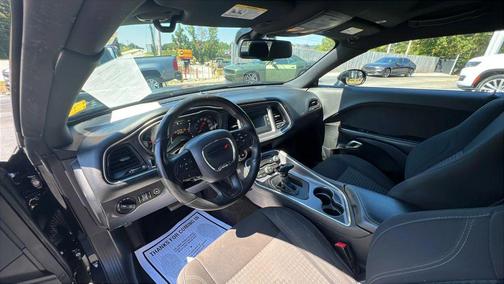 2017 Dodge Challenger SXT