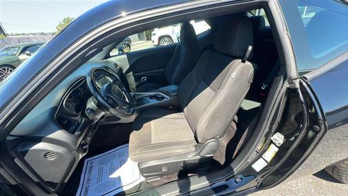 2017 Dodge Challenger SXT