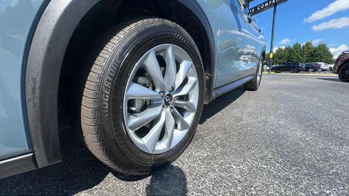 2022 INFINITI QX50 LUXE