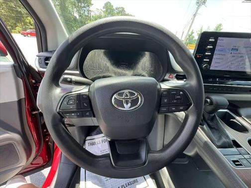 2022 Toyota Sienna LE