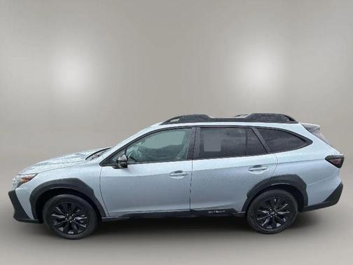 Ice Silver Metallic 2023 Subaru Outback Onyx Edition