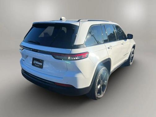 2025 Jeep Grand Cherokee Altitude