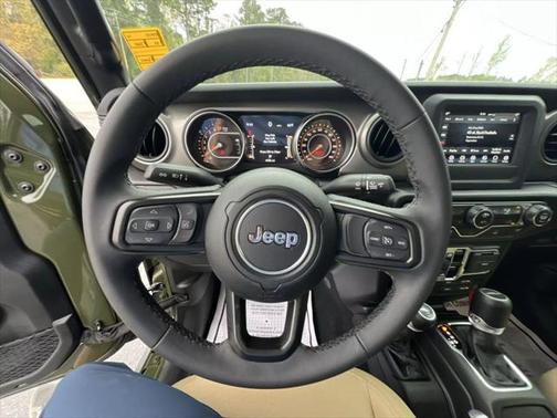 2023 Jeep Gladiator Sport S